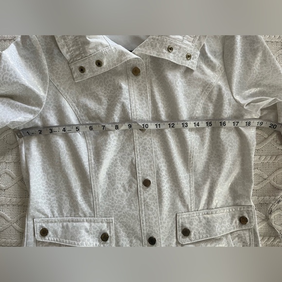 Chico’s Sleek White Jacket 3/4 Sleeve with Double front Pockets Women’s Size S - Picture 5 of 14